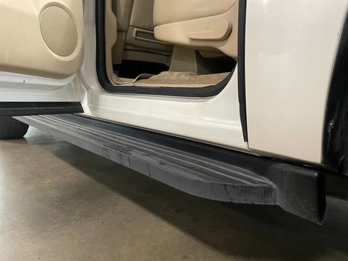 Used 2012 Chevrolet Suburban LTZ AWD/4WD image 33