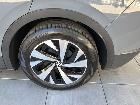 Certified 2024 Volkswagen ID.4 2WD image 12