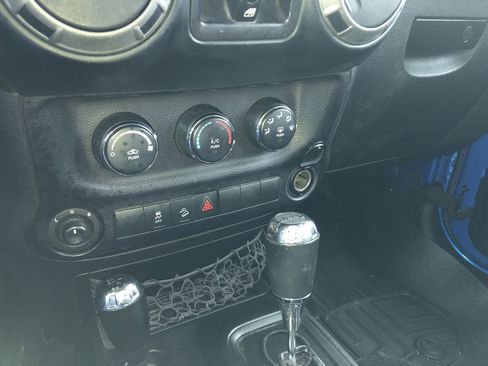 Used 2015 Jeep Wrangler Unlimited Sport w/ Quick Order Package 24S image 20