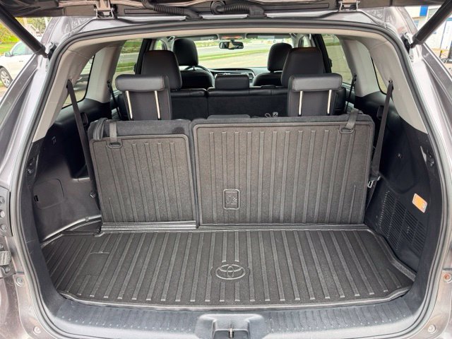 Used 2017 Toyota Highlander XLE AWD/4WD image 24