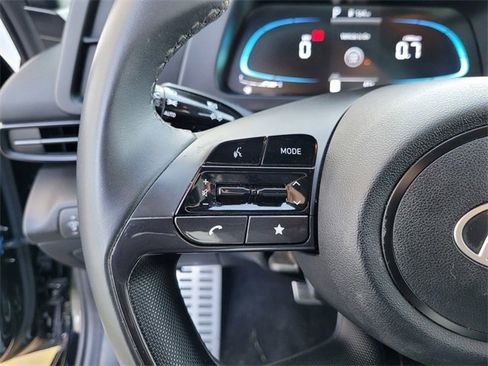 Used 2025 Hyundai Elantra Sport image 22