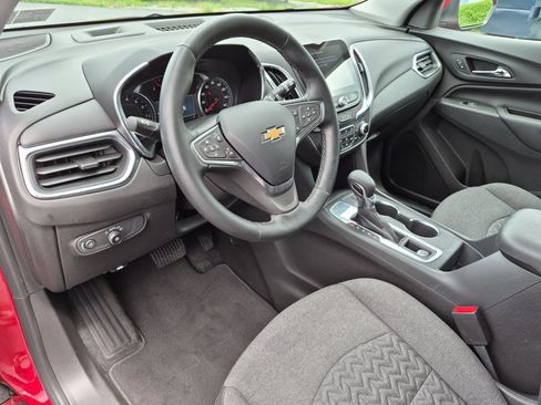 Certified 2024 Chevrolet Equinox LT FWD image 10