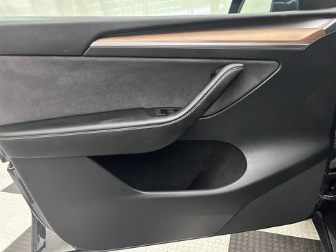 Used 2023 Tesla Model Y Long Range AWD/4WD image 10