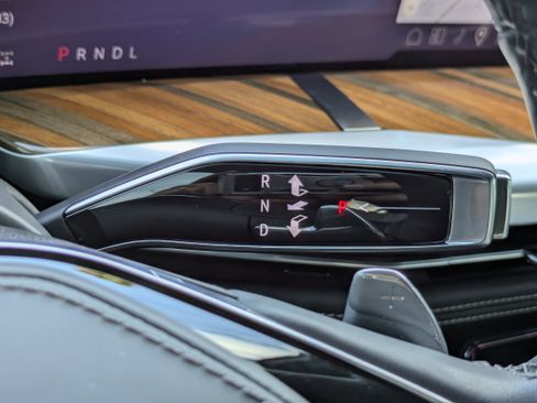 Certified 2025 Cadillac Escalade Sport Platinum w/ LPO, ONYX Package image 24