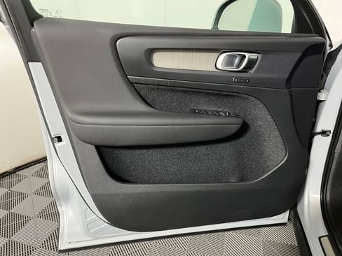 Used 2020 Volvo XC40 T5 Inscription w/ Protection Package Premier image 18