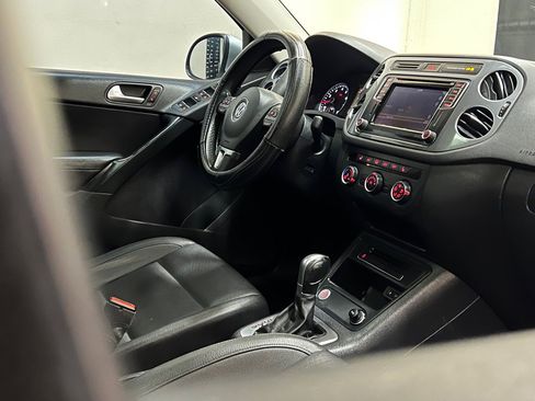 Used 2016 Volkswagen Tiguan SE FWD image 19