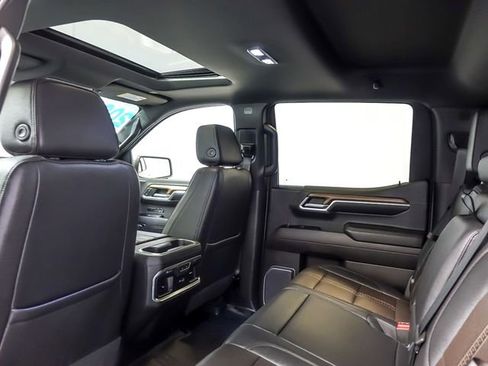 Certified 2022 Chevrolet Silverado 1500 High Country w/ High Country Premium Package AWD/4WD image 16