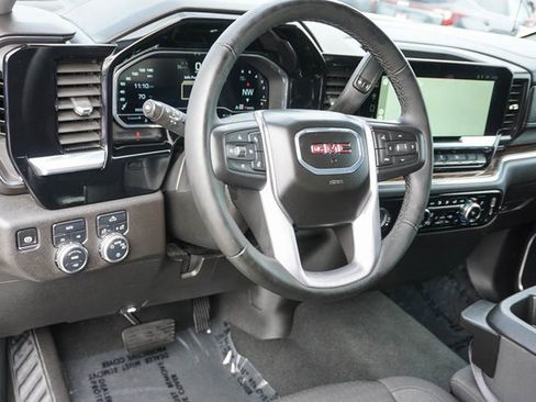 Used 2024 GMC Sierra 1500 SLE image 11