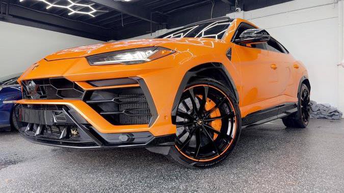 Used 2021 Lamborghini Urus AWD/4WD image 1