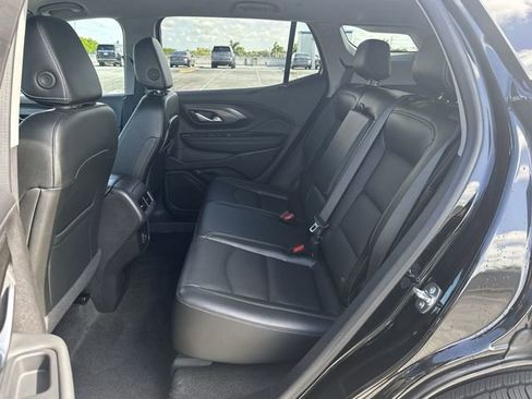 Used 2024 GMC Terrain SLT AWD/4WD image 27