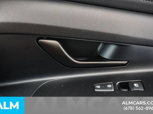Used 2025 Hyundai Elantra Sport FWD image 41