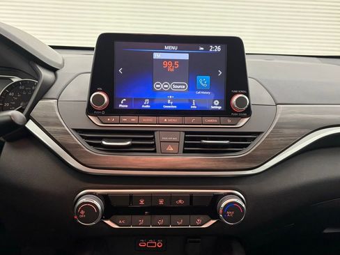 Used 2025 Nissan Altima 2.5 SV FWD image 5