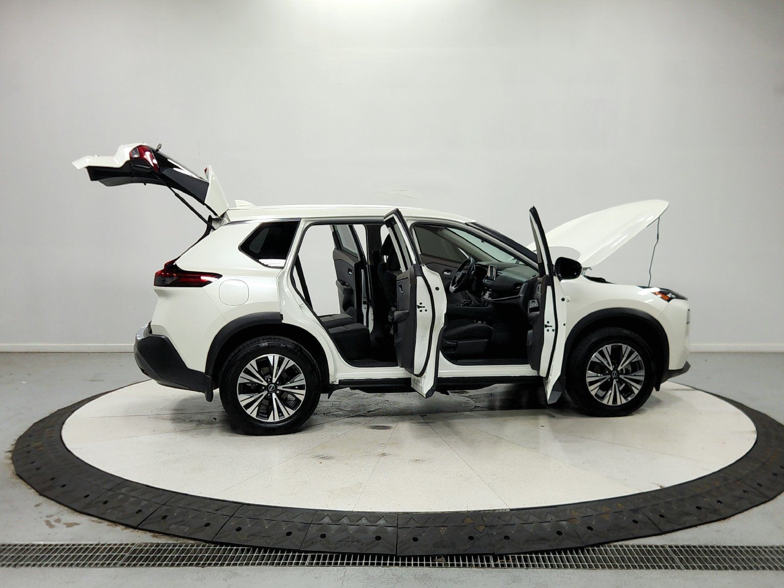 Used 2023 Nissan Rogue SV FWD image 17