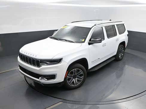 Used 2024 Jeep Wagoneer Series II image 39