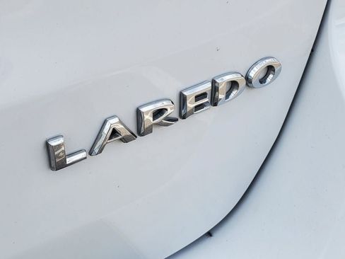 Used 2019 Jeep Grand Cherokee Laredo AWD/4WD image 28