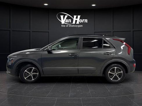 Used 2023 Kia Niro EX image 12