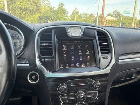 Used 2016 Chrysler 300 Limited RWD image 13