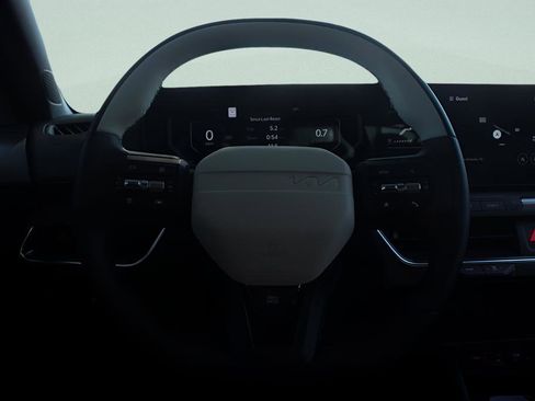 New 2025 Kia K4 GT-Line w/ GT-Line Sunroof Package image 16