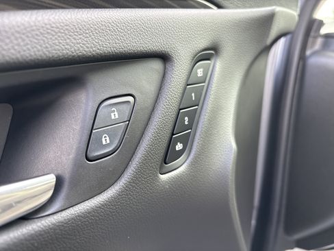 Used 2019 Buick Envision Essence image 17