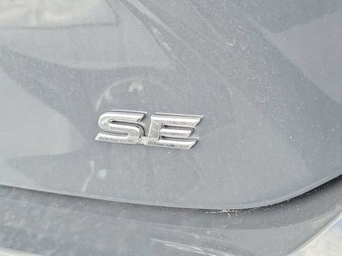 Used 2025 Toyota Camry SE w/ Convenience Package FWD image 5