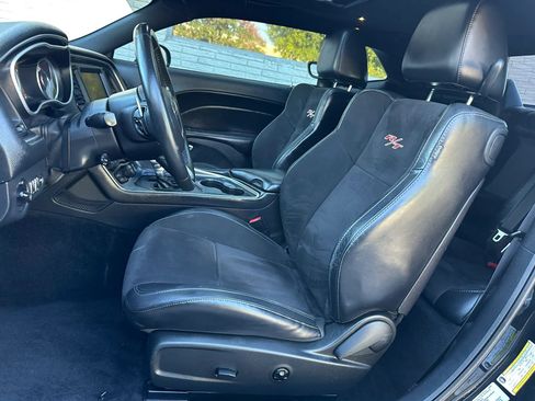 Used 2015 Dodge Challenger R/T Scat Pack w/ Scat Pack Appearance Package RWD image 20