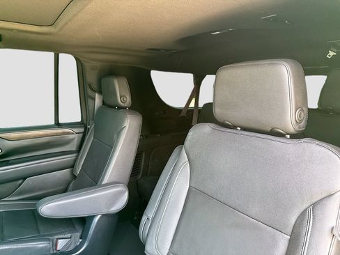 Used 2023 Chevrolet Suburban Z71 w/ Z71 Off-Road Package AWD/4WD image 25