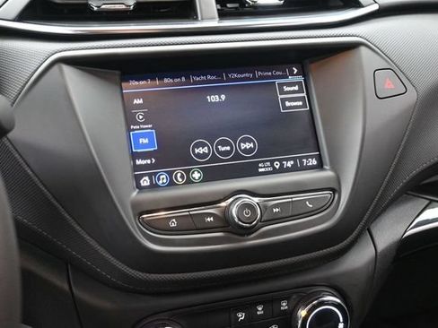 Used 2023 Chevrolet TrailBlazer LT FWD image 18