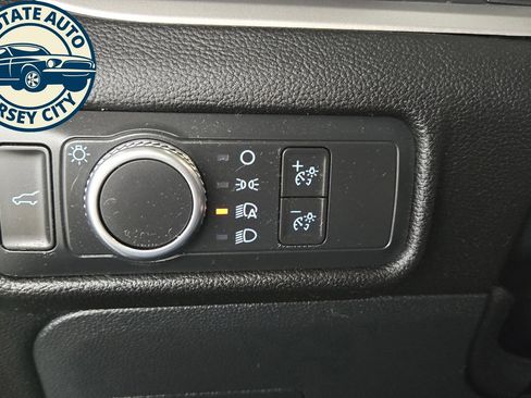 Used 2022 Ford Explorer XLT AWD/4WD image 26