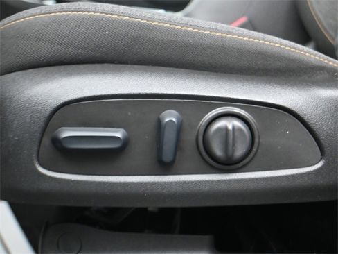 Used 2023 Chevrolet Equinox LT image 11