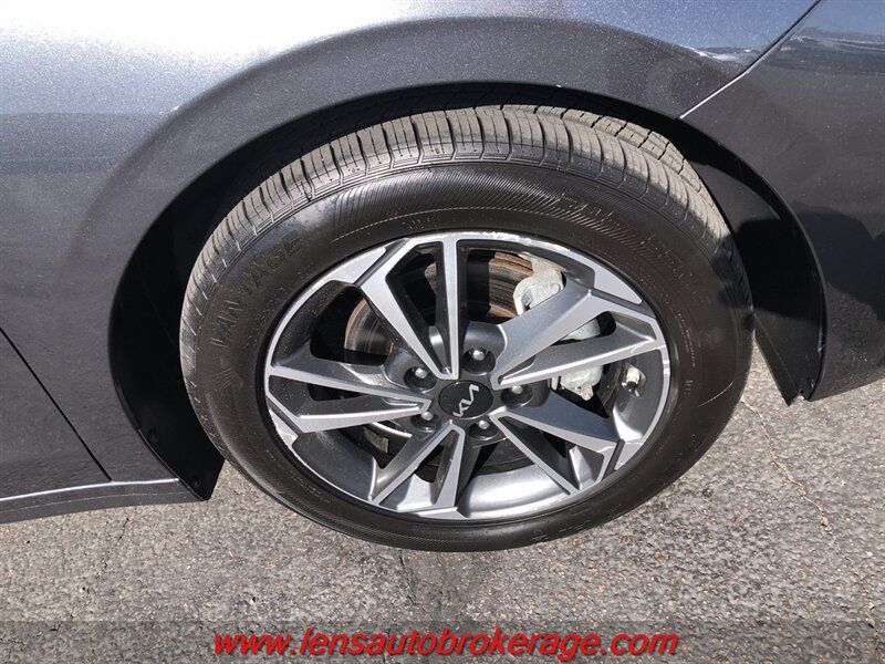 Used 2024 Kia Forte LXS FWD image 25