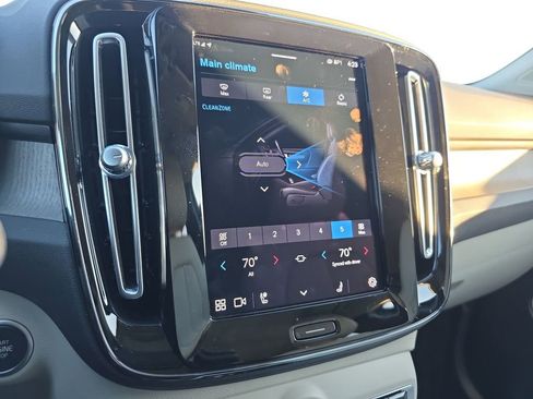 Certified 2023 Volvo XC40 B5 Plus w/ Driver Assist Package image 32