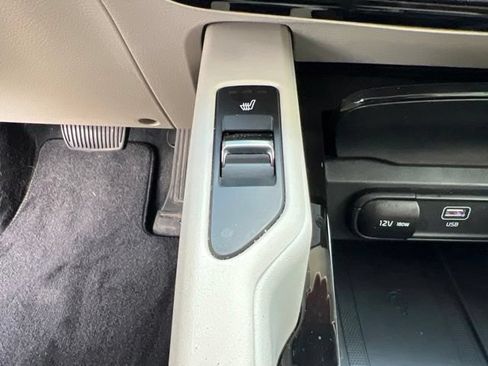 Certified 2024 Kia Telluride S w/ S Sunroof Package FWD image 24
