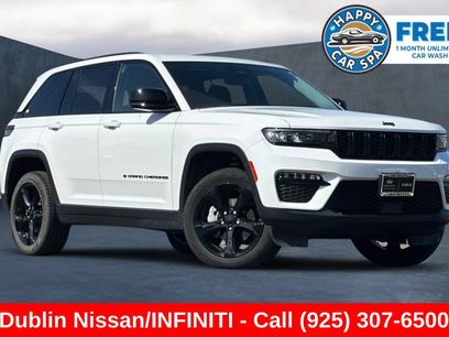 Used 2023 Jeep Grand Cherokee Limited w/ Black Appearance Package