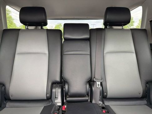 Used 2018 Toyota 4Runner SR5 Premium image 25