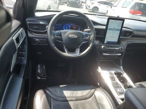 Used 2020 Ford Explorer Platinum w/ Premium Technology Package AWD/4WD image 11