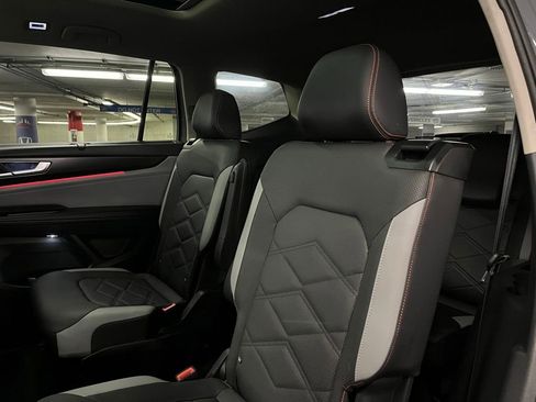 Certified 2025 Volkswagen Atlas Peak Edition SE AWD/4WD image 22