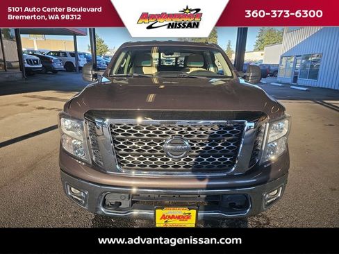 Used 2017 Nissan Titan SV image 8