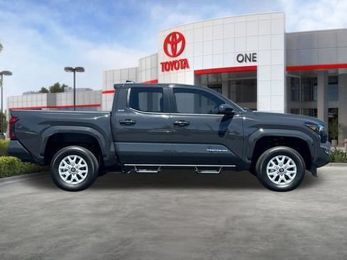 Used 2025 Toyota Tacoma SR5 AWD/4WD image 3