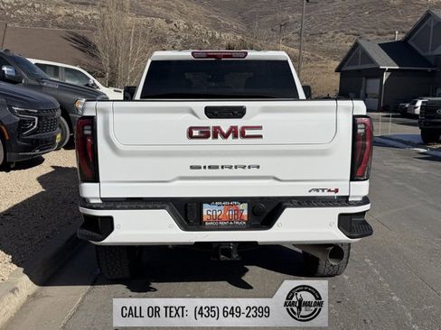 Used 2025 GMC Sierra 2500 AT4 image 6
