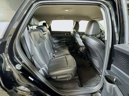Used 2024 Kia Sorento S FWD image 26