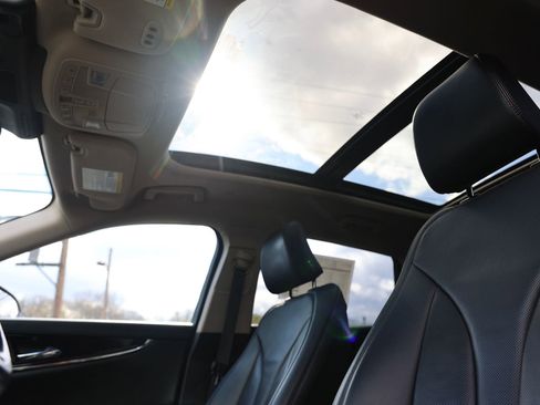 Used 2022 Lincoln Nautilus Reserve image 20