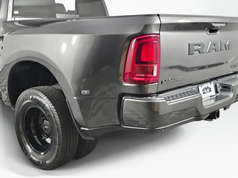 Used 2025 RAM 3500 Laramie AWD/4WD image 15