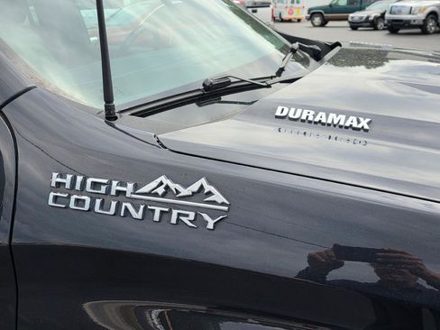 Used 2023 Chevrolet Silverado 1500 High Country AWD/4WD image 6