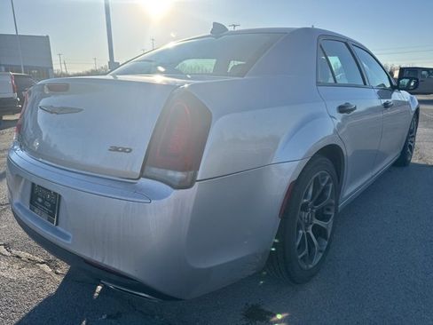 Used 2020 Chrysler 300 Touring w/ Sport Appearance Package image 2