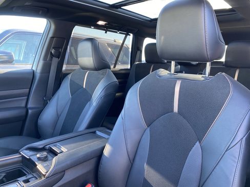 Used 2024 Toyota Grand Highlander AWD Hybrid image 9