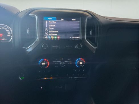Used 2019 Chevrolet Silverado 1500 High Country w/ Technology Package AWD/4WD image 16