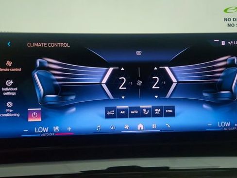 Used 2024 BMW i5 eDrive40i w/ Executive Package RWD image 49