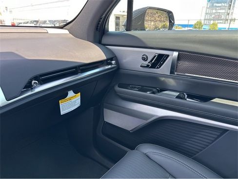 New 2026 Cadillac Vistiq Luxury image 8