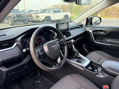 Used 2019 Toyota RAV4 XLE AWD/4WD image 30