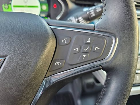 Used 2020 Chevrolet Bolt Premier w/ Infotainment Package FWD image 27